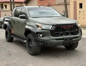 Toyota Hilux 2020 Green
