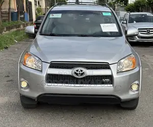 Toyota RAV4 2011 Silver
