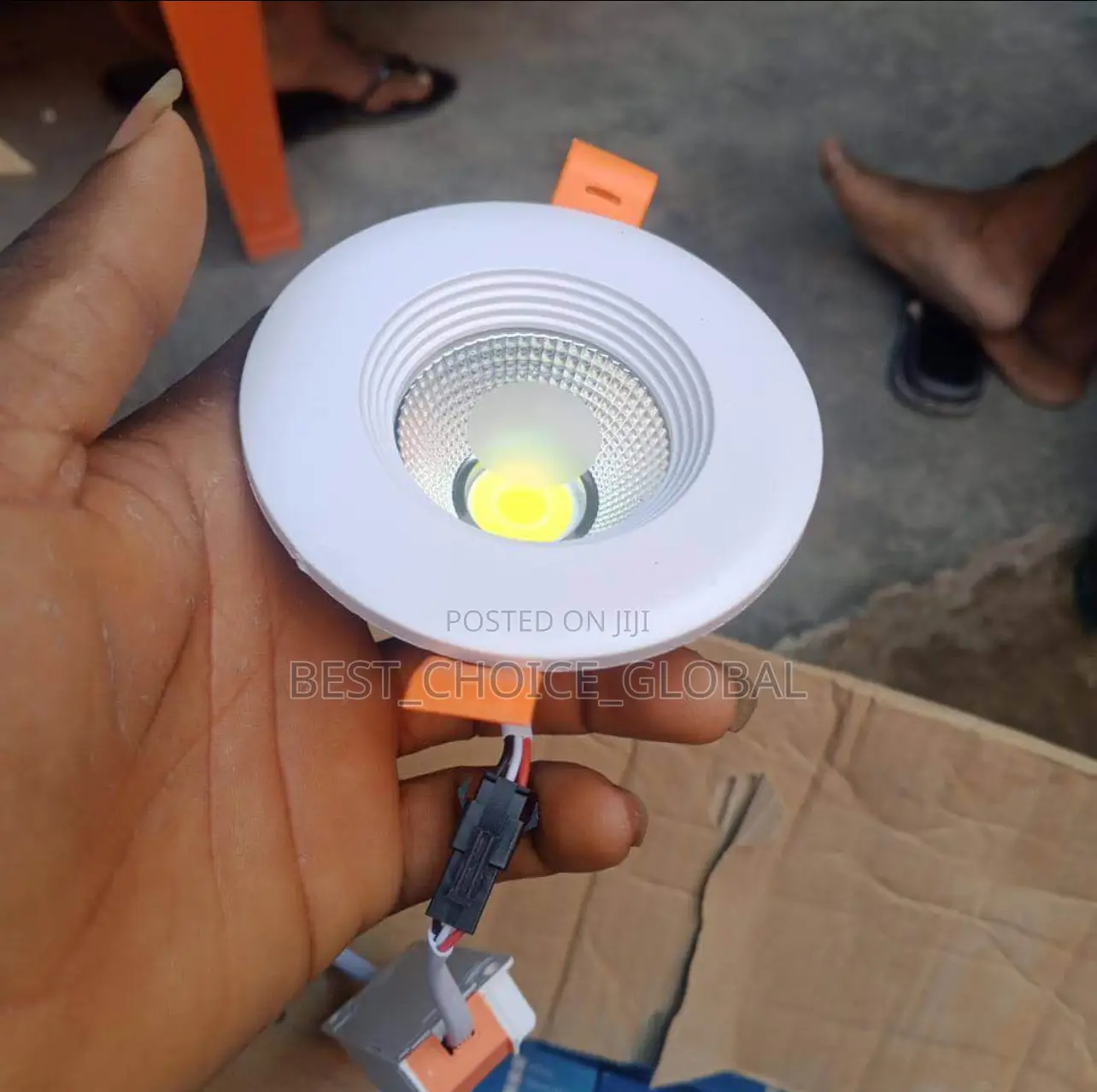 Modern Pop Light Display White Color