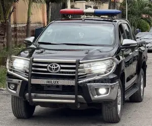 Toyota Hilux 2016 Black
