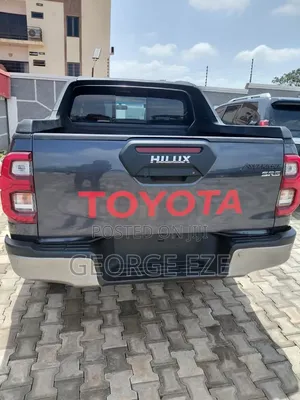 Toyota Hilux 2021 Gray