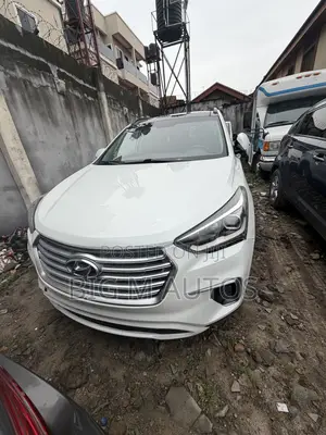 Hyundai Santa Fe 2017 White