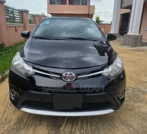 Toyota Yaris LE Hatchback 3dr 2015 Black