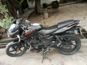 Bajaj Pulsar 220 F 2023 Black