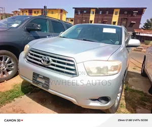 Toyota Highlander Base 2010 Silver