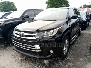 Toyota Highlander Limited Platinum 4x2 V6 (3.5L 6cyl 8A) 2017 Black