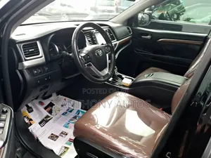 Toyota Highlander Limited Platinum 4x2 V6 (3.5L 6cyl 8A) 2017 Black