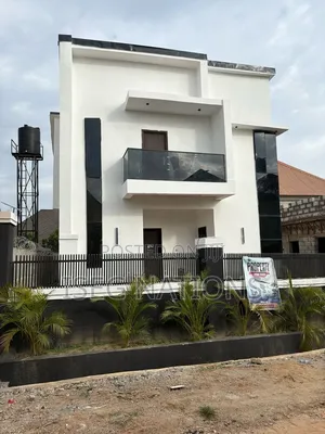 4bdrm Duplex in Ushafa for sale