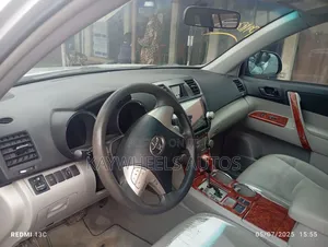 Toyota Highlander Limited 2010 Silver