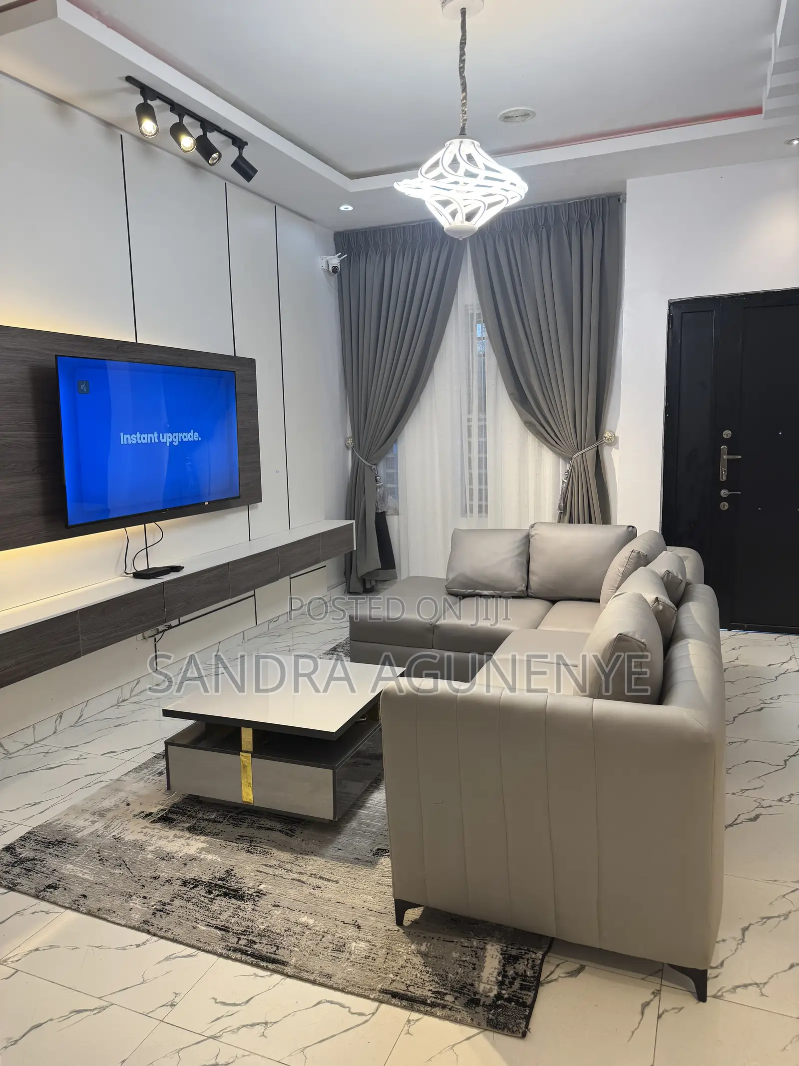 Room In A 4 Bedroom Duplex
