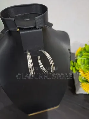 Round Silver Earring
