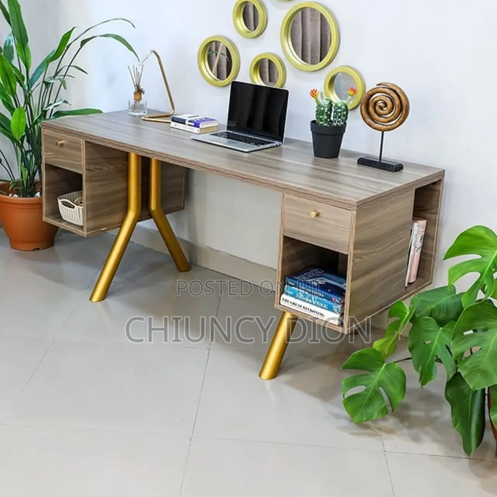 Cupio Desk (Executive Work Table)
