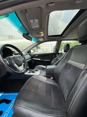 Toyota Camry SE 4dr Sedan (2.5L 4cyl 6A) 2012 Silver