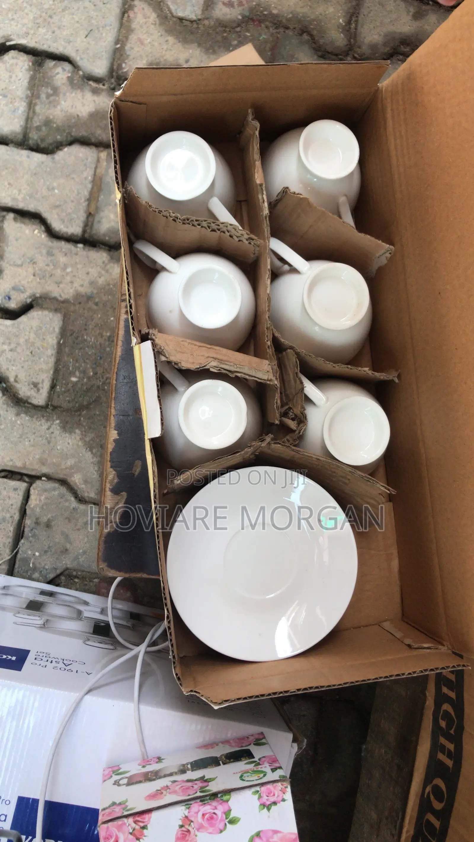 6 Cup 6 Saucer (Plain White)