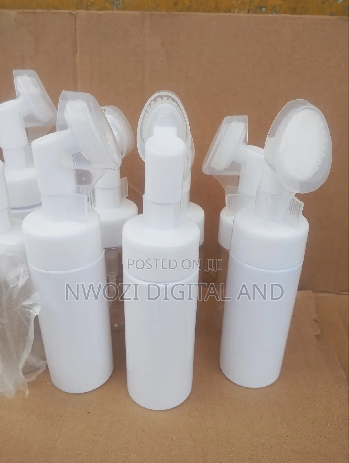 Body Brush Container
