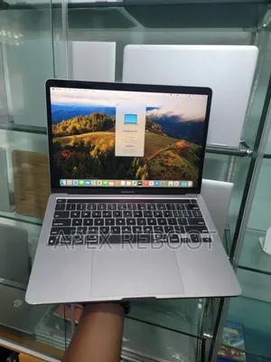 Laptop Apple MacBook Pro 2022 M2 8GB Apple M2 SSD 256GB