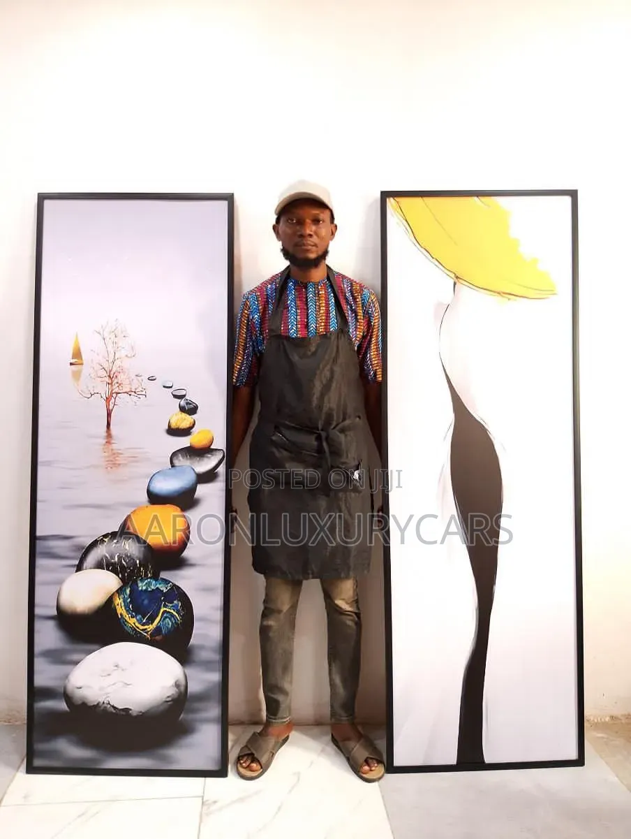 Sstanding Lamp and Canvass Frame