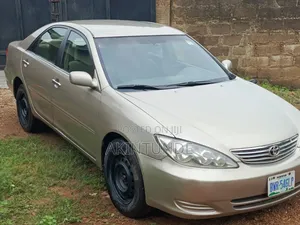 Toyota Camry SE 4dr Sedan (2.4L 4cyl 4A) 2003 Gold