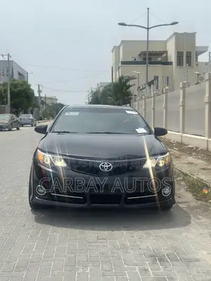 Toyota Camry SE 4dr Sedan (2.5L 4cyl 6A) 2014 Black