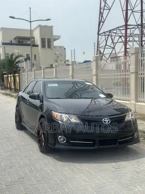 Toyota Camry SE 4dr Sedan (2.5L 4cyl 6A) 2014 Black