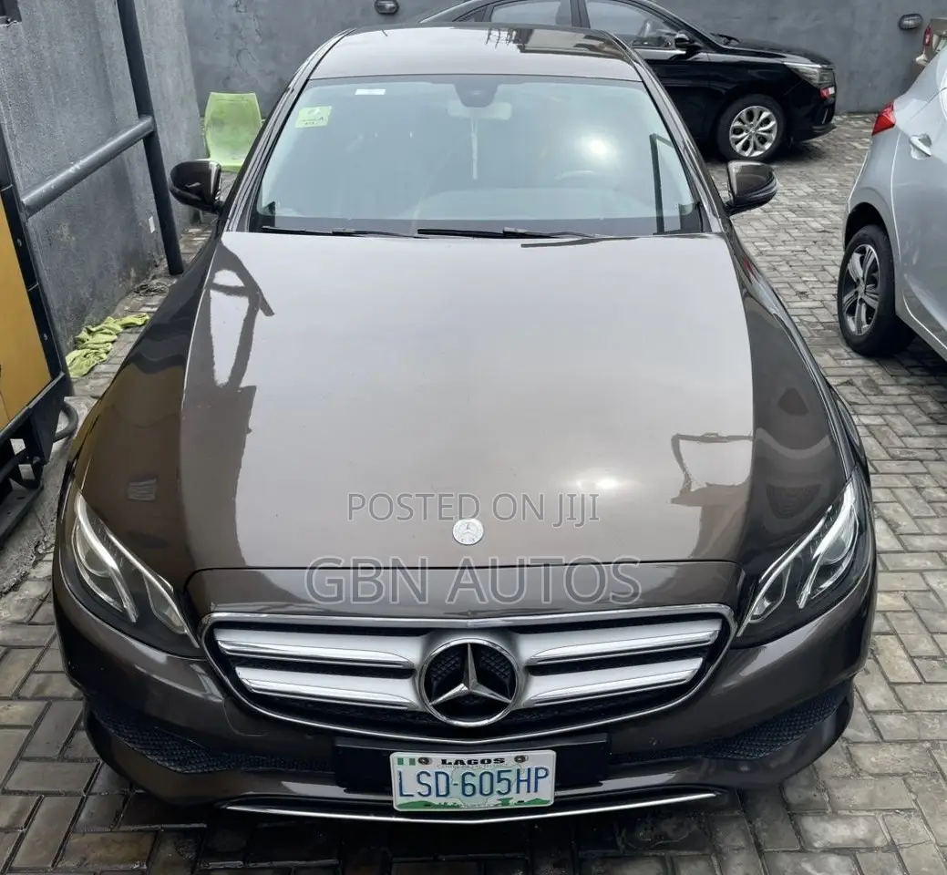 Mercedes-Benz E300 2018 Brown