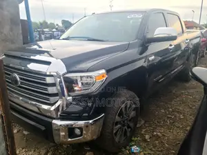 Toyota Tundra Limited 5.7L V8 4x4 Double Cab 6.6 ft. box 145.7 in. WB