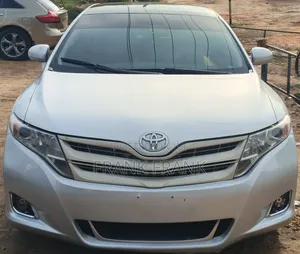 Toyota Venza 2010 Silver