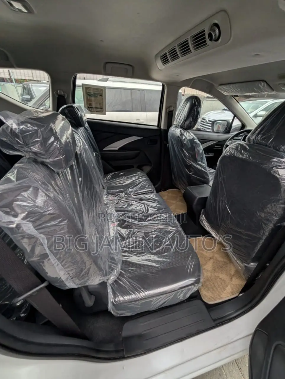 Mitsubishi Xpander 2023 White