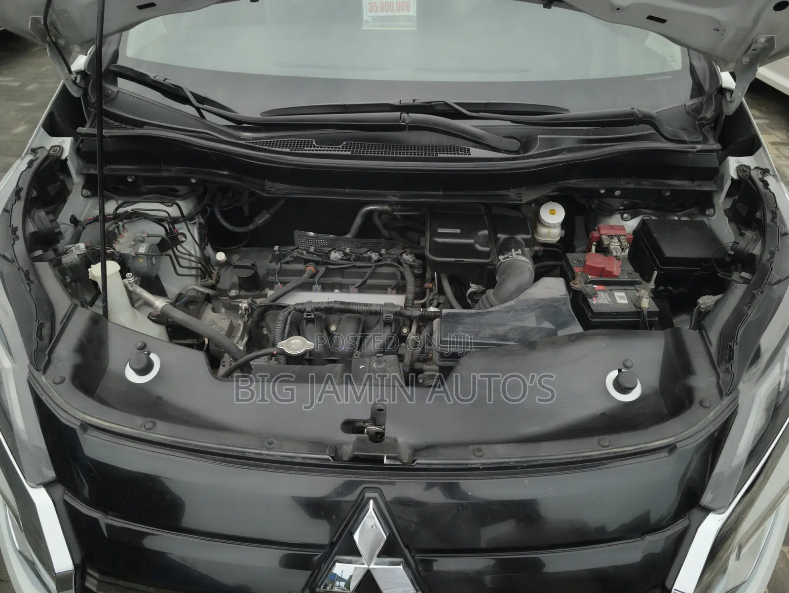 Mitsubishi Xpander 2023 White