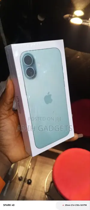 New Apple iPhone 16 Plus 256 GB Green