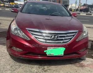 Hyundai Sonata Limited 2.0T Sedan (2.0L 4cyl 6A) 2011 Red