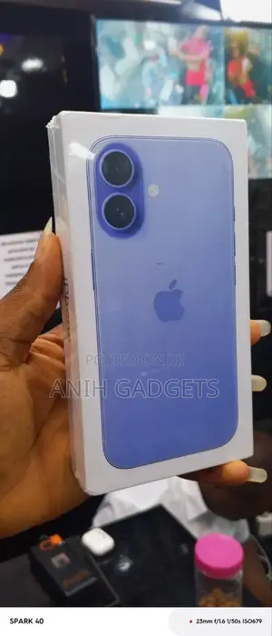 New Apple iPhone 16 128 GB Blue