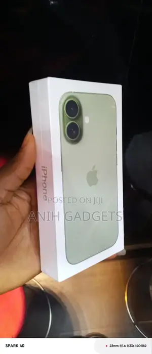 New Apple iPhone 17 256 GB Green