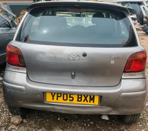 Toyota Yaris 2001 Silver