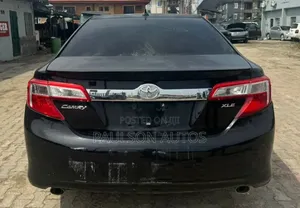 Toyota Camry XLE 4dr Sedan (2.5L 4cyl 6A) 2012 Black