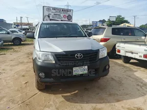 Toyota Hilux 2014 Silver