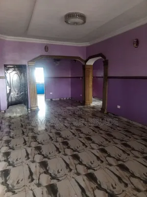 3bdrm Apartment in Ologuneru for rent