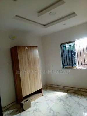 3bdrm Apartment in Ologuneru for rent
