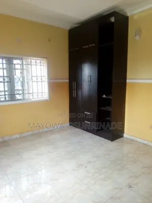 3bdrm Apartment in Ologuneru for rent