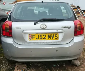 Toyota Corolla Liftback 2002 Silver