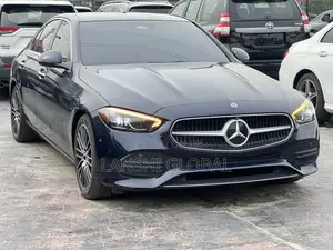 Mercedes-Benz C300 2023 Blue