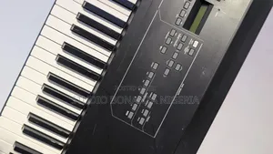 Yamaha Kx8 Studio Midi Controller Keyboard