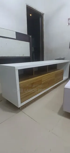 Tv Console 7 Feet With Inbuilt 3 Shelves