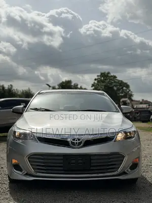 Toyota Avalon XLE Sedar FWD (3.5L 6cyl 6A) 2013 Silver