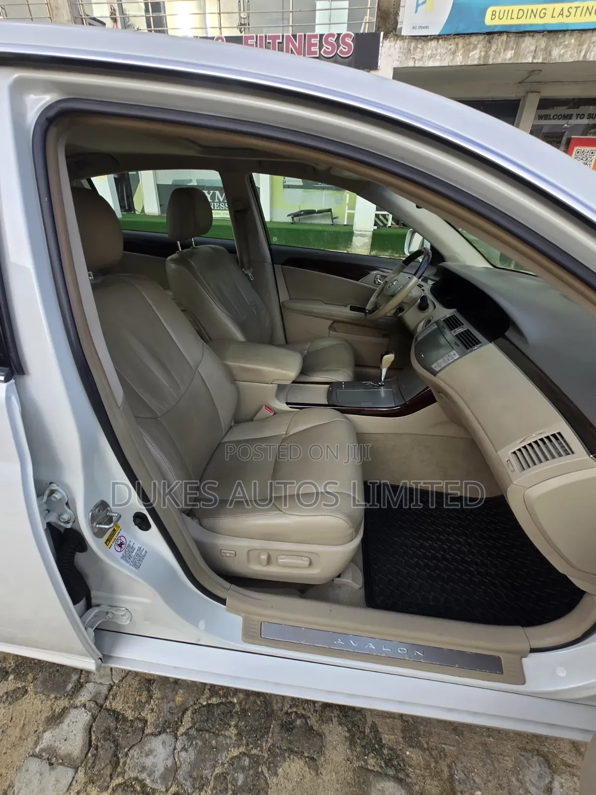 Toyota Avalon 2008 White