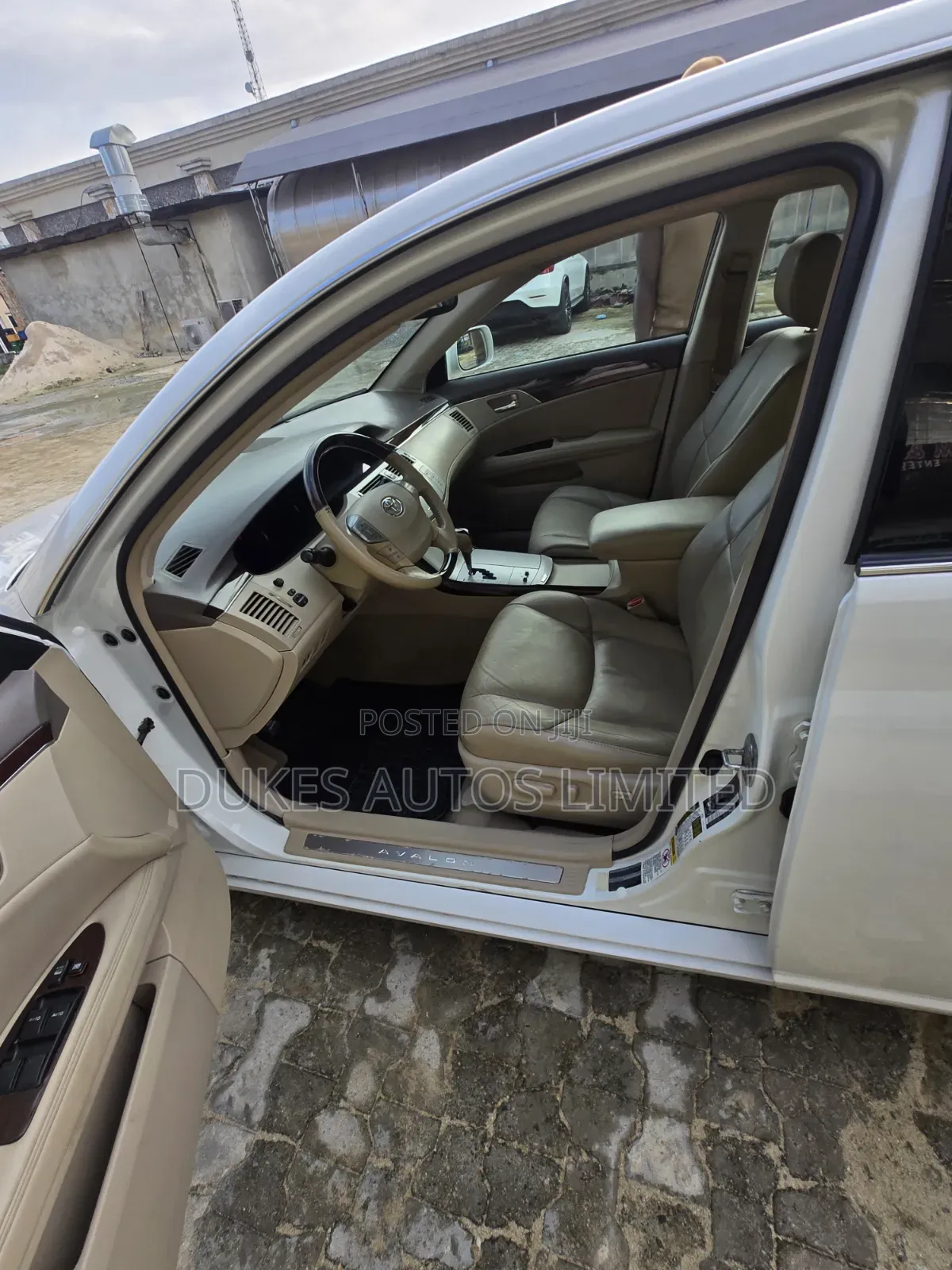 Toyota Avalon 2008 White