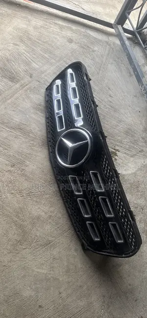 Front Grill for Gla250 W156 2019/20 Model Amg