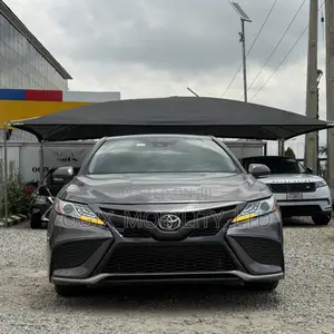Toyota Camry SE 2022 Gray
