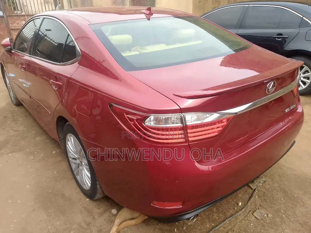 Lexus ES 2012 Red