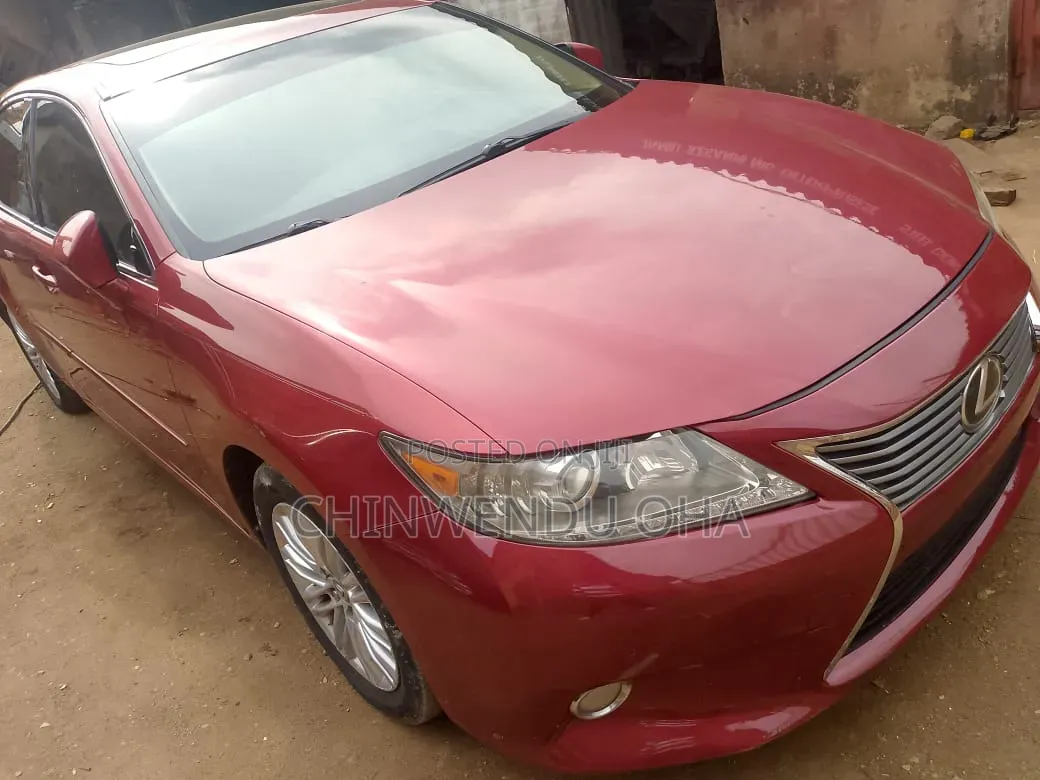 Lexus ES 2012 Red